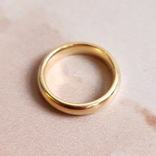 Load image into Gallery viewer, FAIRMINED GOLD PLATE COURT SILVER BAND