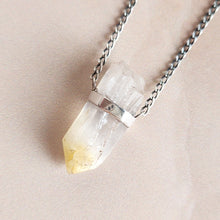 Load image into Gallery viewer, MANGO QUARTZ PENDANT SILVER