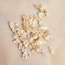 Load image into Gallery viewer, MALAWIAN NATURAL QUARTZ POINTS