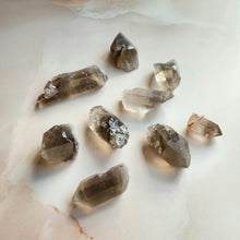 Load image into Gallery viewer, NATURAL SMOKEY QUARTZ  POINTS