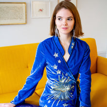 Load image into Gallery viewer, TRUST YOUR TIMING - HOW TO USE ASTROLOGY TO NAVIGATE YOUR LOVE LIFE AND FIND YOUR AUTHENTIC SELF