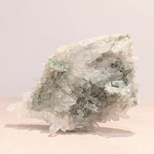 Load image into Gallery viewer, SPEARMINT FUCHSITE IN QUARTZ