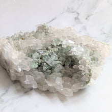 Load image into Gallery viewer, SPEARMINT FUCHSITE IN QUARTZ
