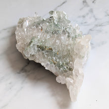 Load image into Gallery viewer, SPEARMINT FUCHSITE IN QUARTZ