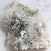 Load image into Gallery viewer, SPEARMINT FUCHSITE IN QUARTZ