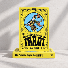 Load image into Gallery viewer, THE PICTORIAL KEY TO THE TAROT - RIDER WAITE