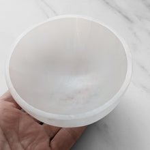 Load image into Gallery viewer, SELENITE BOWL - MEDIUM