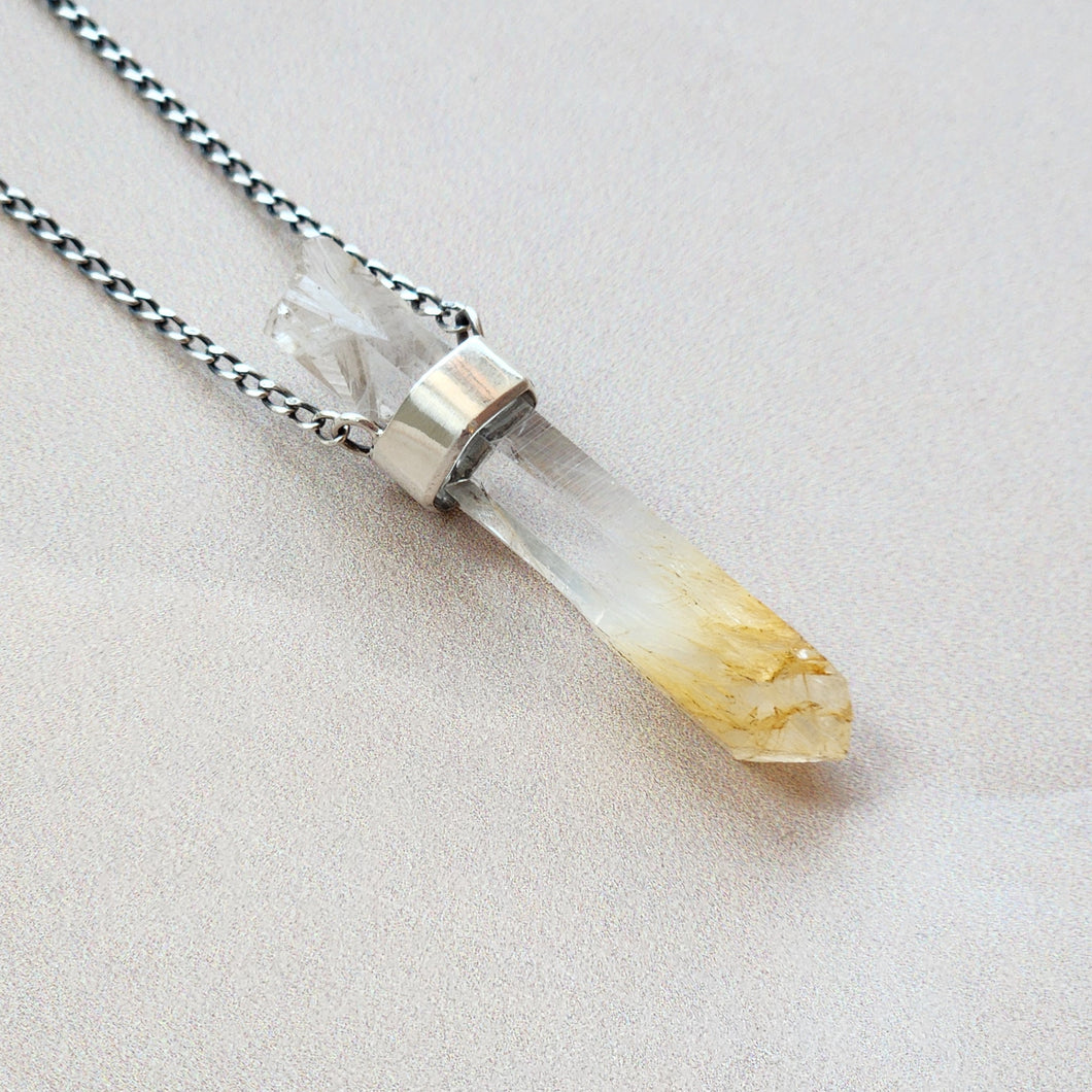 MANGO QUARTZ PENDANT SILVER