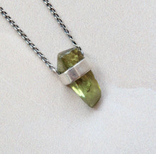 Load image into Gallery viewer, PERIDOT PENDANT SILVER
