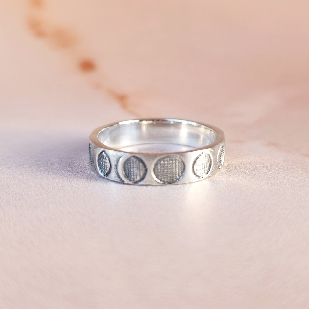 MOON PHASES RING SILVER