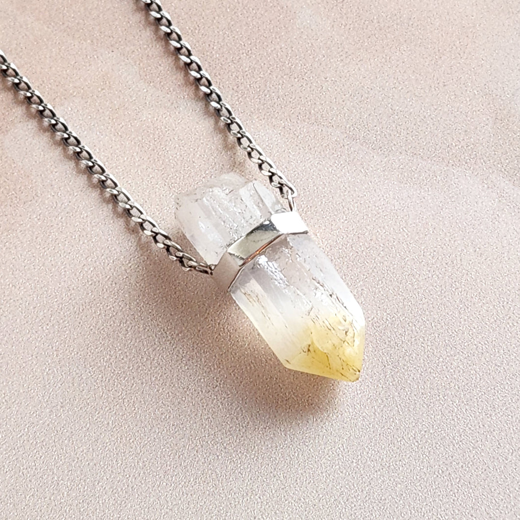 MANGO QUARTZ PENDANT SILVER