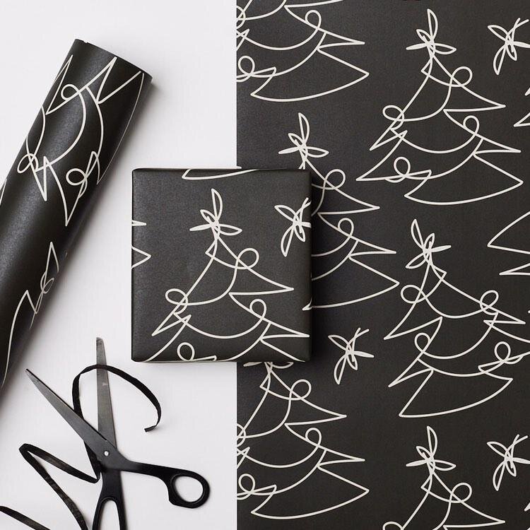 BLACK XMAS TREE LINES - WRAPPING PAPER SHEET