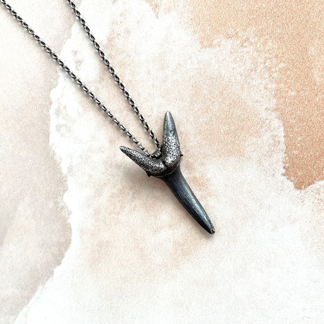 SHARK TOOTH PENDANT SILVER