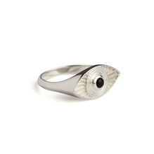 Load image into Gallery viewer, RAYS OF LIGHT RING ONYX SILVER
