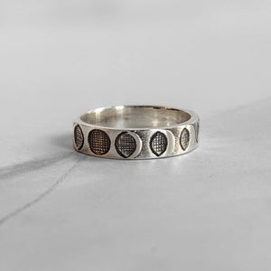 MOON PHASES RING SILVER