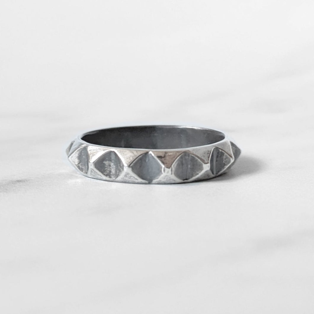 STUDDED RING SILVER